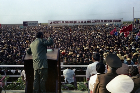 Fidel Castro pronuncia discurso en el acto de conmemoración del centenario de la Protesta de Baraguá, Municipio "Julio Antonio Mella", 15 de marzo de 1978. Foto: Sitio Fidel Soldado de las Ideas Fidel Castro pronuncia discurso en el acto de conmemoración del centenario de la Protesta de Baraguá, Municipio "Julio Antonio Mella", 15 de marzo de 1978. Foto: Sitio Fidel Soldado de las Ideas