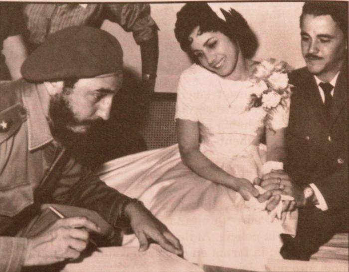 Fidel Castro estuvo presente en la boda de José Alberto León Lima como su padrino. Foto: tomada del libro Testimonio del chofer y escolta de Fidel. Fidel Castro estuvo presente en la boda de José Alberto León Lima como su padrino. Foto: tomada del libro Testimonio del chofer y escolta de Fidel.