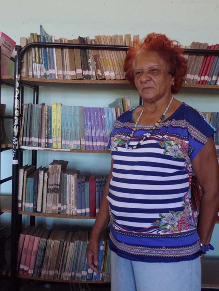 «Era un hombre de pueblo, y este lo cuidó mucho siempre, y lo protegió», recuerda la profesora Rosa Isabel. Foto: de la autora «Era un hombre de pueblo, y este lo cuidó mucho siempre, y lo protegió», recuerda la profesora Rosa Isabel. Foto: de la autora