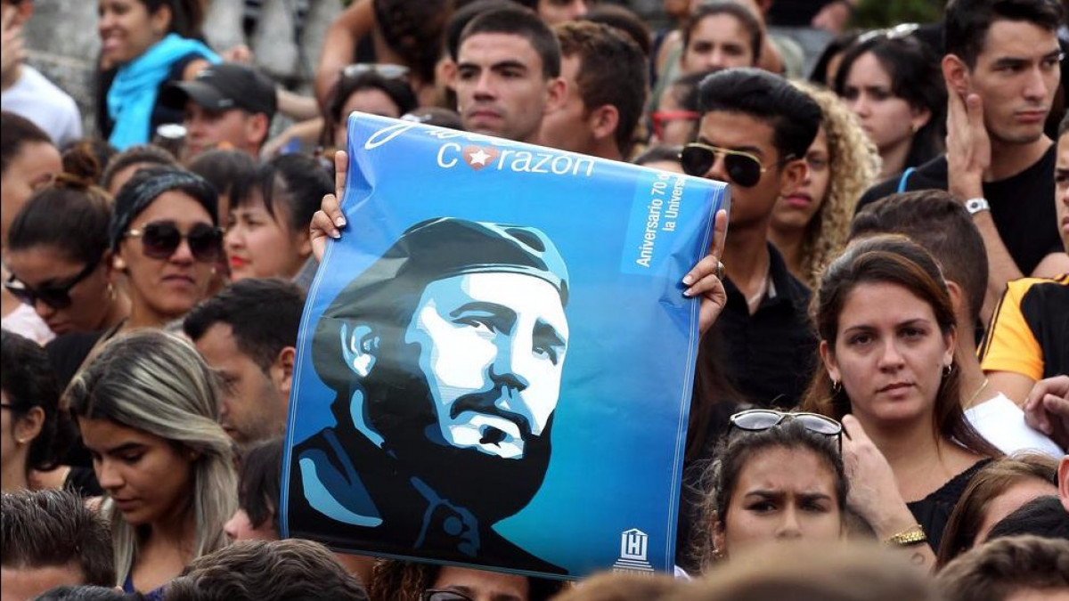 La juventud cubana mantiene vivo el legado de su Comandante eterno. Autor: Alejandro Ernesto La juventud cubana mantiene vivo el legado de su Comandante eterno. Autor: Alejandro Ernesto