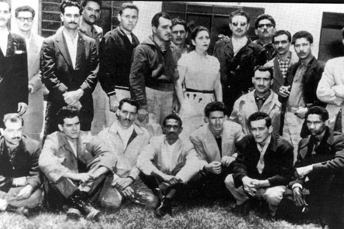 Fidel Castro y un grupo de revolucionarios en el exilio en México. Foto: Archivo Fidel Castro y un grupo de revolucionarios en el exilio en México. Foto: Archivo