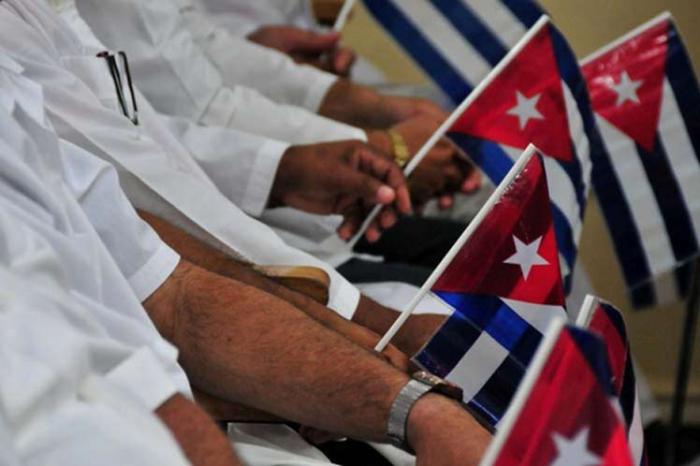 La población brasileña fue beneficiada por la generosa competencia de los médicos cubanos, dijo Rousseff. La población brasileña fue beneficiada por la generosa competencia de los médicos cubanos, dijo Rousseff.