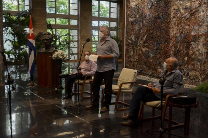 La batalla cultural y simbólica estuvo en el intercambio del Presidente con profesionales de los medios de comunicación. Foto: Estudios Revolución