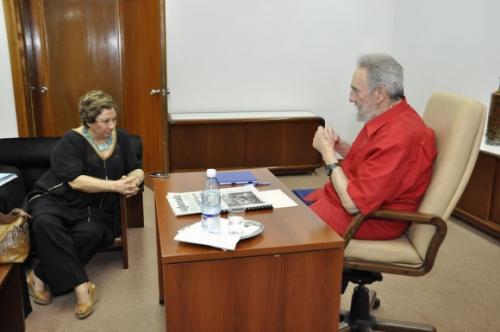 Fidel Castro y Carmen Lira. 