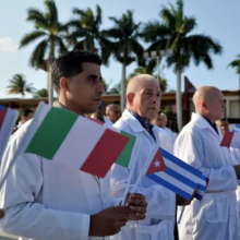 Médicos de Henry Reeve. Foto: Yamil Lage/AFP.