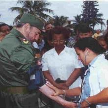 La doctora Liudmila Sampedro guarda esta foto como un tesoro.