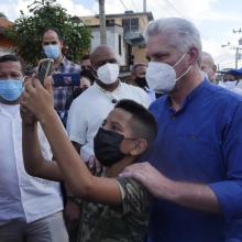 El concepto del Poder Popular en el barrio, se basa en la participación de todos y en la construcción colectiva para resolver los problemas, aseguró Díaz-Canel. Foto: Estudios Revolución