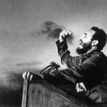 Fidel Castro, um orador mestre, faz um discurso por volta de 1960. Photo: Osvaldo Salas