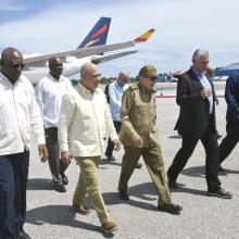 Autoridades cubanas reciben a Díaz-Canel proveniente de Nueva York. Foto: Geovany Fernández.