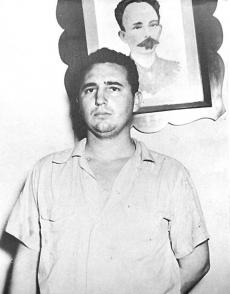 Fidel presentado en el Vivac Municipal de Santiago, el 1ro de agosto de 1953. Foto: Archivo Granma Fidel presentado en el Vivac Municipal de Santiago, el 1ro de agosto de 1953. Foto: Archivo Granma