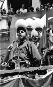 Fidel pronuncia un discurso en el parque Leoncio Vidal de Santa Clara, el 6 de enero de 1959. Fidel pronuncia un discurso en el parque Leoncio Vidal de Santa Clara, el 6 de enero de 1959.