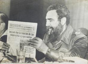 Fidel Castro leyendo el periódico Tribuna de La Habana. Foto: Tribuna de La Habana Fidel Castro leyendo el periódico Tribuna de La Habana. Foto: Tribuna de La Habana