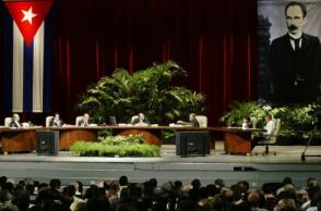Intervención de Fidel en la Mesa Redonda Especial en homenaje al Héroe Nacional de Cuba, José Martí, en el teatro Karl Marx, el 19 de mayo de 2005. Intervención de Fidel en la Mesa Redonda Especial en homenaje al Héroe Nacional de Cuba, José Martí, en el teatro Karl Marx, el 19 de mayo de 2005.