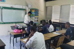 Cortesía , Cooperantes cubanos en Bahamas Cortesía , Cooperantes cubanos en Bahamas