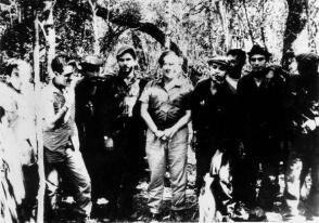 De izquierda a derecha: Urbano, Miguel, Che, Marcos, el Chino, Pachungo, Pombo, Inti y Loro. De izquierda a derecha: Urbano, Miguel, Che, Marcos, el Chino, Pachungo, Pombo, Inti y Loro.