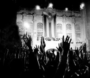 Concentración popular frente al antiguo Palacio Presidencial, el 28 de septiembre de 1960, cuando surgen los Comités de Defensa de la Revolución. Foto: Liborio Noval.