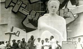 En la Plaza de la Revolución, Gagarin compartió con más de un millón de cubanos. Foto: Archivo de la Casa Editorial Verde Olivo En la Plaza de la Revolución, Gagarin compartió con más de un millón de cubanos. Foto: Archivo de la Casa Editorial Verde Olivo