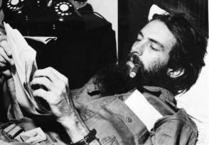 Camilo fue considerado por el Che, “el más brillante de los jefes guerrilleros”, “el compañero de cien batallas”, “el hombre de confianza de Fidel”.