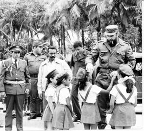 Fidel fue un educador incansable y sistemático, en relación directa con el pueblo y cercano siempre a las nuevas generaciones. Foto: Archivo de Granma.