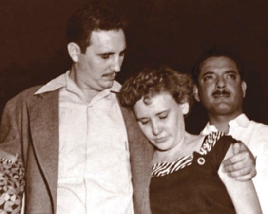 Fidel Castro junto a Haydée Santamaría